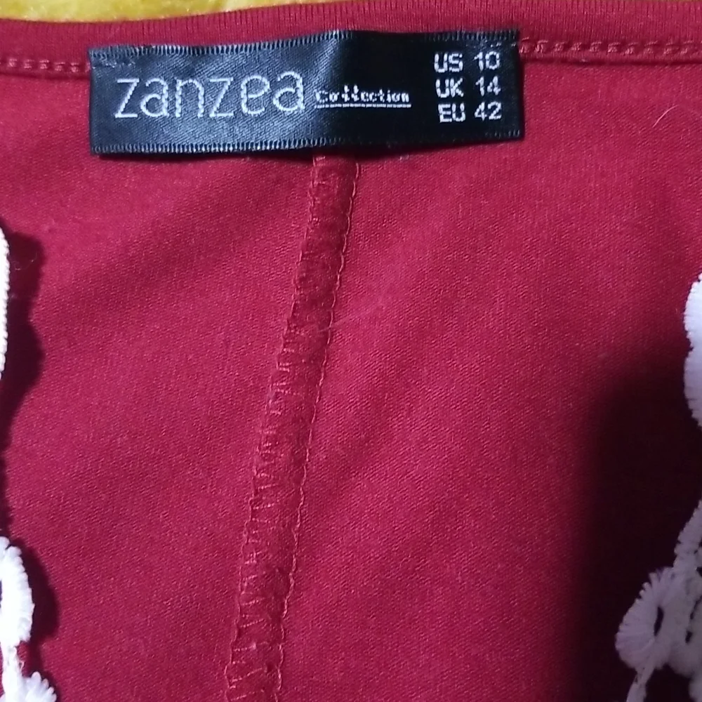 Ladies  top, size 12 - Picture 6 of 6